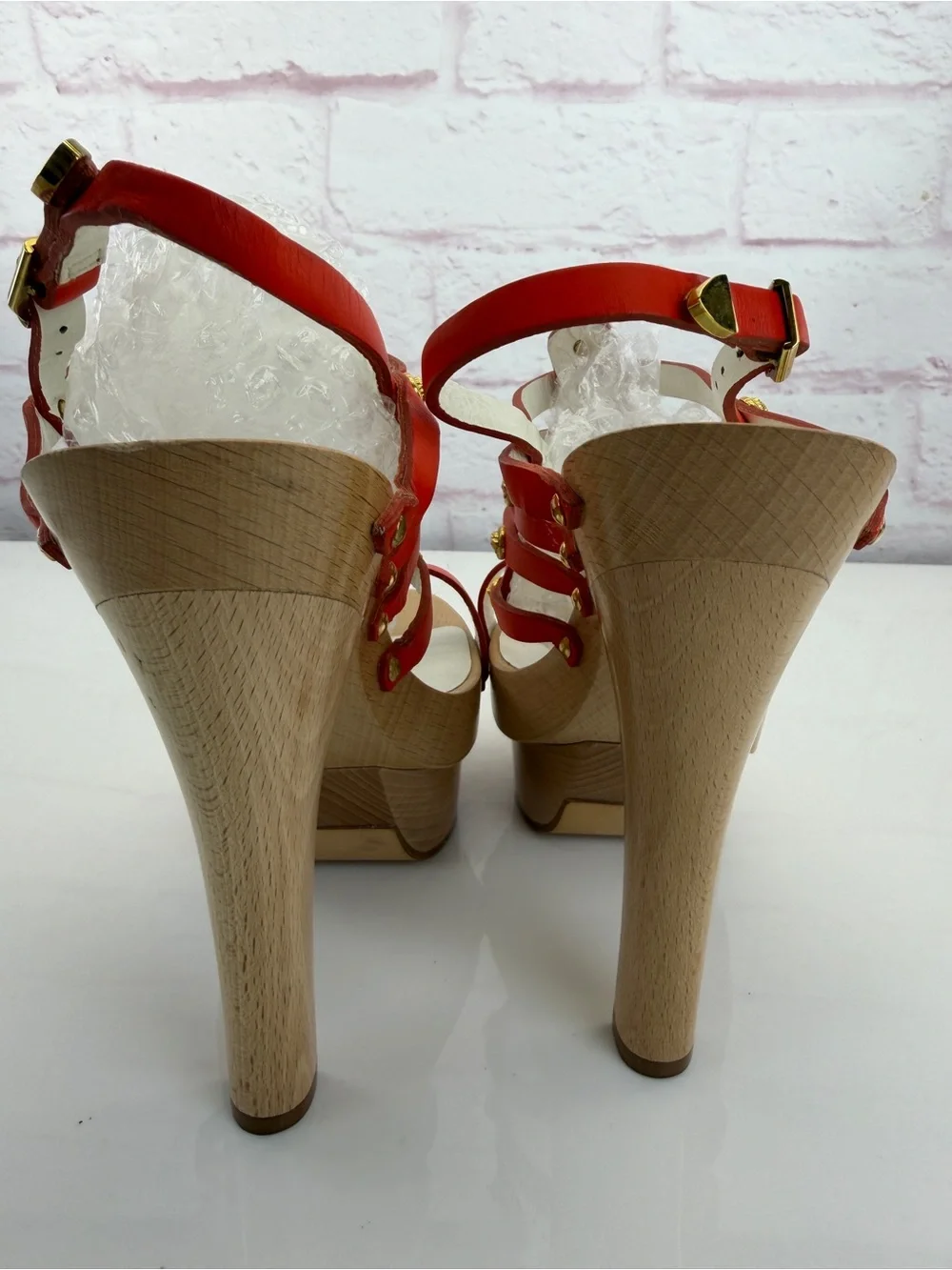 Versace ORANGE / GOLD VERSACE WOMEN STUDDED PLATFORM SLINGBACK SANDAL SZ 39